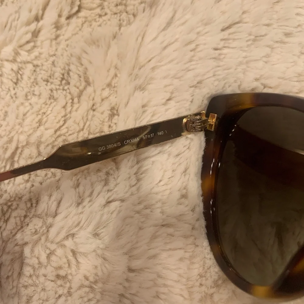 Gucci - Cheetah/Cat Eye Sunglasses - Picture 4 of 5